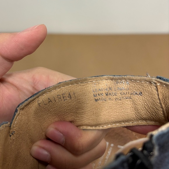 Miz Mooz Blue Leather Flaire Sandals Size 41 - Picture 8 of 9